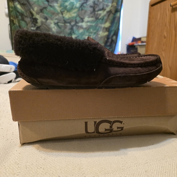 UGG Men\'s Dark Fuzzy Brown Slip-Ons